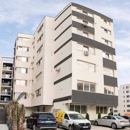Yzza Apartament นาโวดาริ ภายนอก รูปภาพ