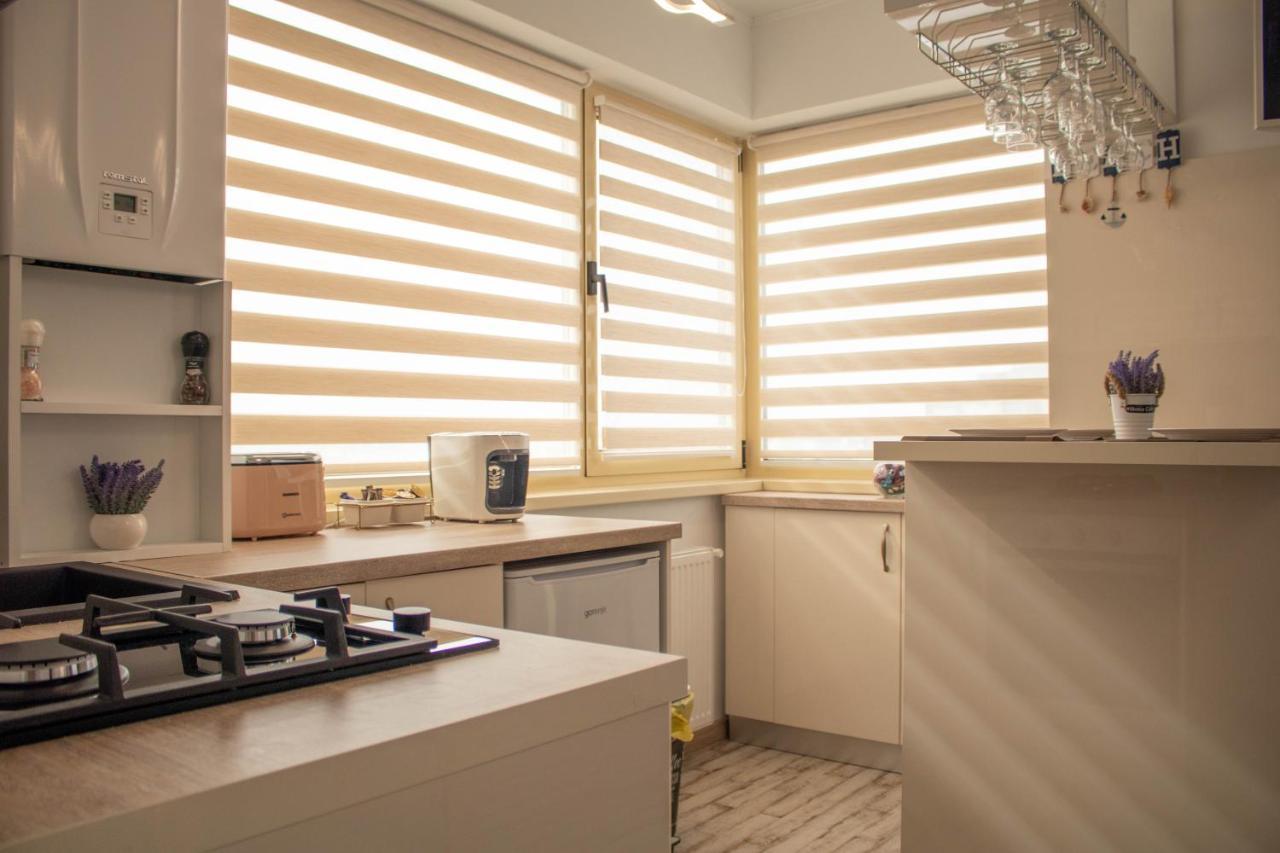 Yzza Apartament นาโวดาริ ภายนอก รูปภาพ