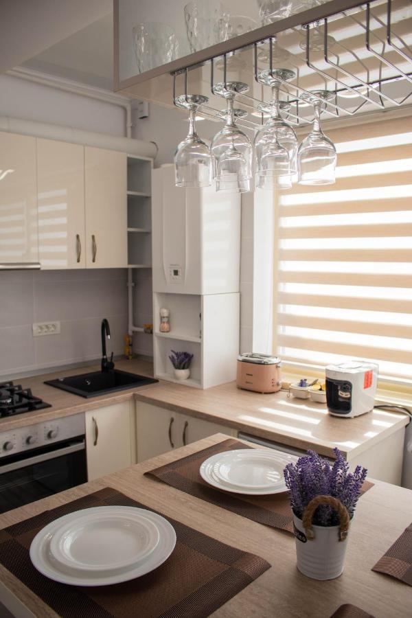 Yzza Apartament นาโวดาริ ภายนอก รูปภาพ