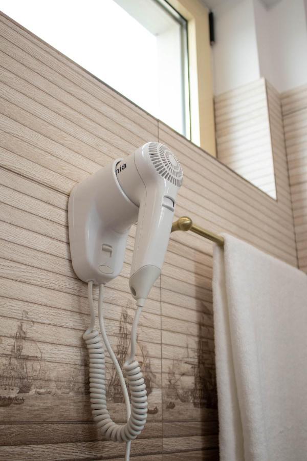 Yzza Apartament นาโวดาริ ภายนอก รูปภาพ