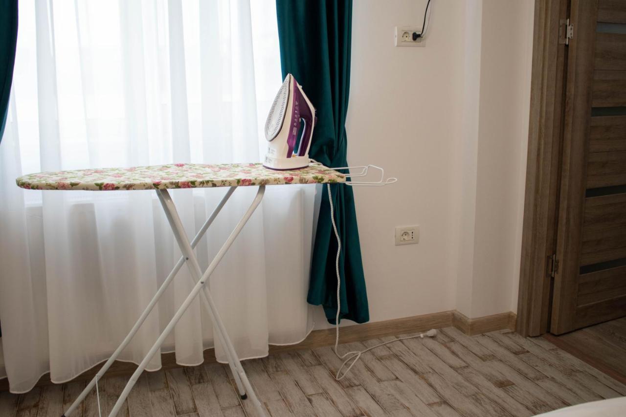 Yzza Apartament นาโวดาริ ภายนอก รูปภาพ