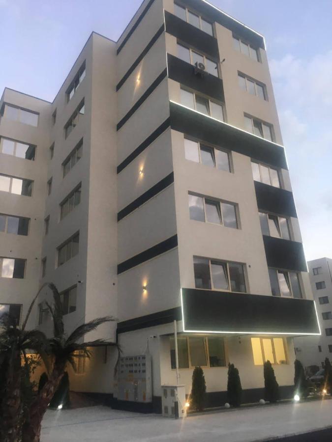 Yzza Apartament นาโวดาริ ภายนอก รูปภาพ