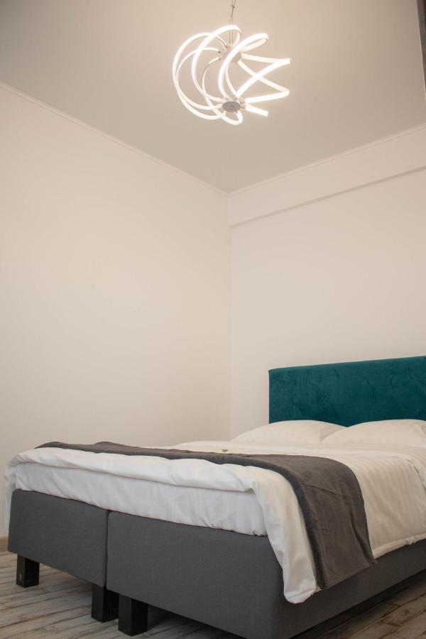 Yzza Apartament นาโวดาริ ภายนอก รูปภาพ