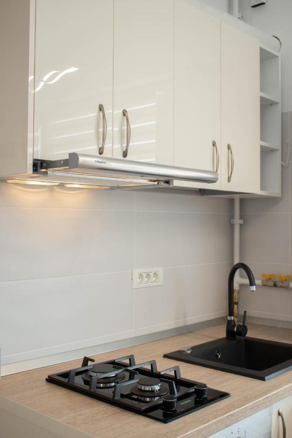 Yzza Apartament นาโวดาริ ภายนอก รูปภาพ