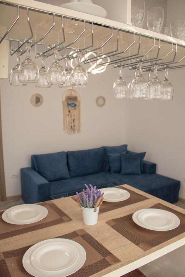 Yzza Apartament นาโวดาริ ภายนอก รูปภาพ