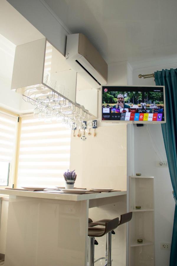 Yzza Apartament นาโวดาริ ภายนอก รูปภาพ